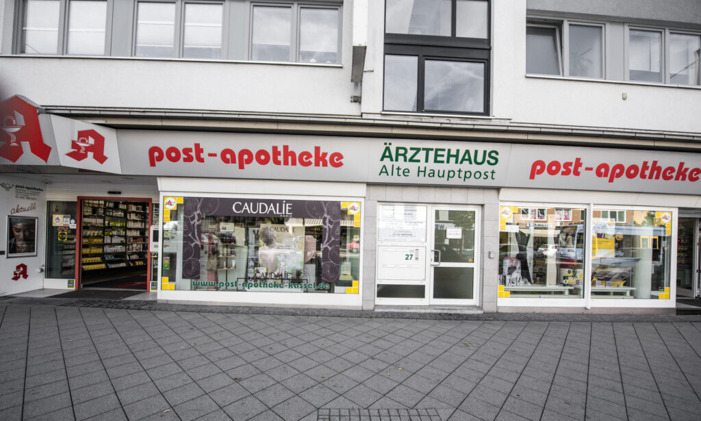 Filiale der Post-Apotheke von Außen